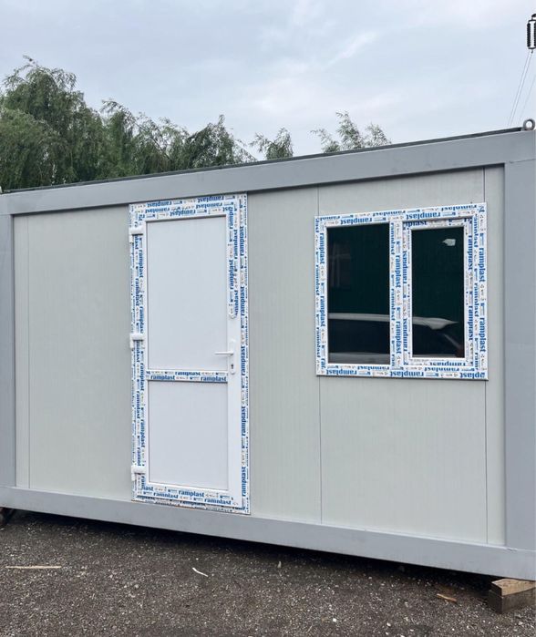 Containere standard la gata