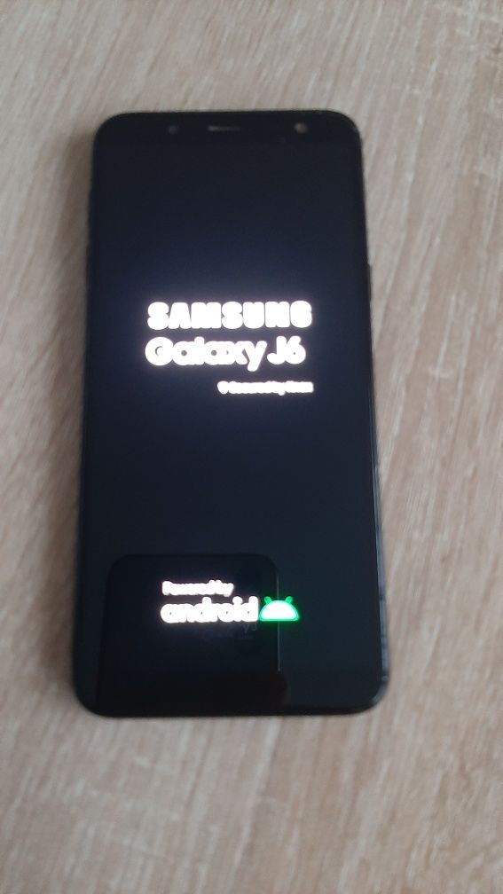 Telefon Samsung J6