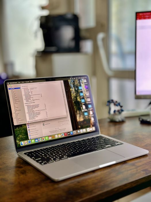 Apple MacBook Air 13″ 2022, M2 8 Cores, 8 GB GARANTIE 15.10.2027