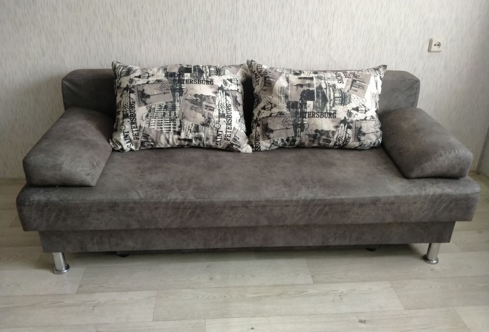 Продам диван в хорошем состоянии.