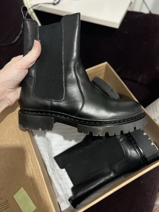 Ghete de dama, marimea 41