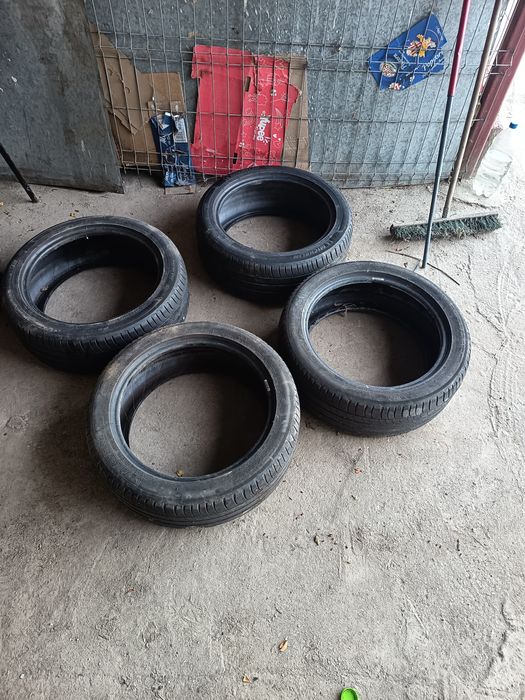 Cauciucuri R17 de vara, stare buna