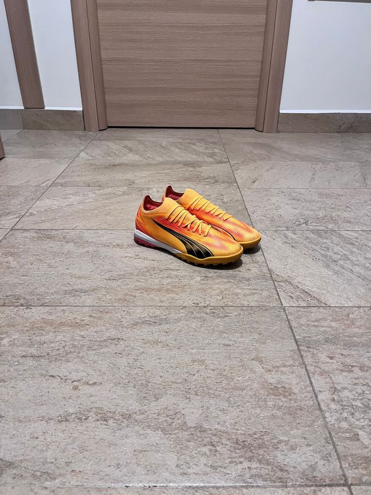 Vand/Schimb Adidasi GHETE PUMA 42 Fotbal Ultra Match Orange Galben