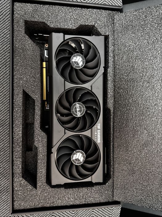 Placa video ASUS TUF RTX 4070 12GB Garantie