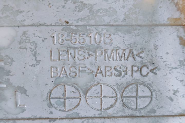 Semnalizator stanga 185510B Mercedes-Benz Vito W638