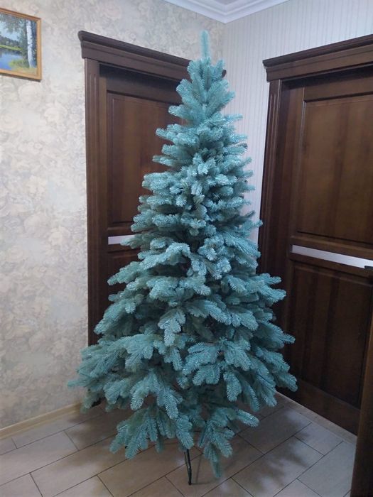Продаётся ёлка в отличном состоянии