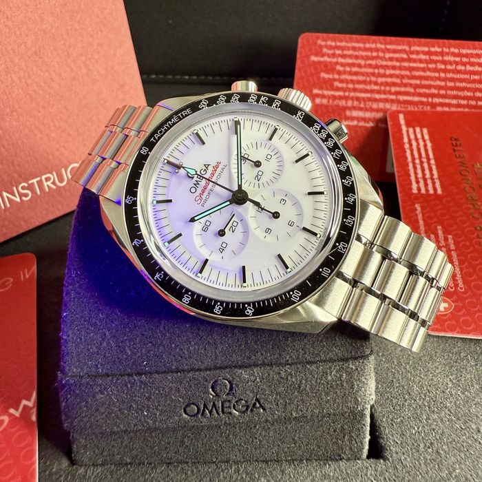 Ceas Omega Speedmaster Sapphire 2025 | 8000 Euro | 310.30.42.50.04.001