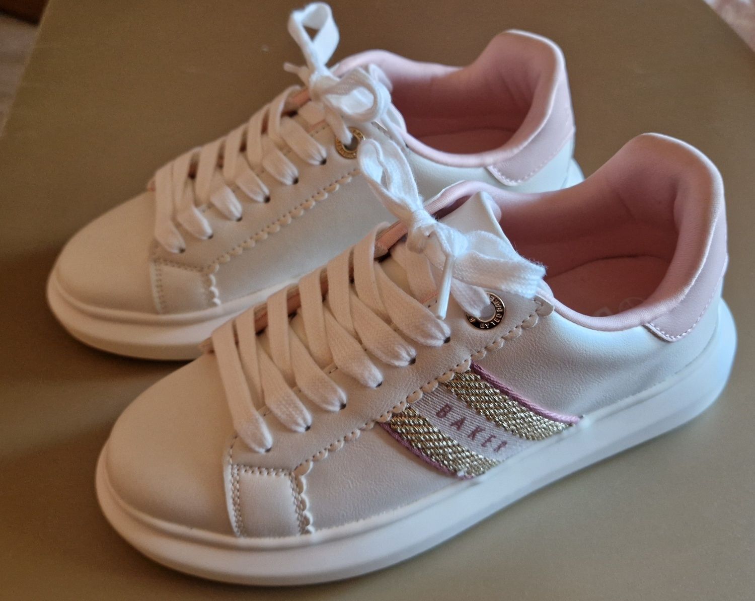 Rochita Ted Baker Next 158/ Adidasi