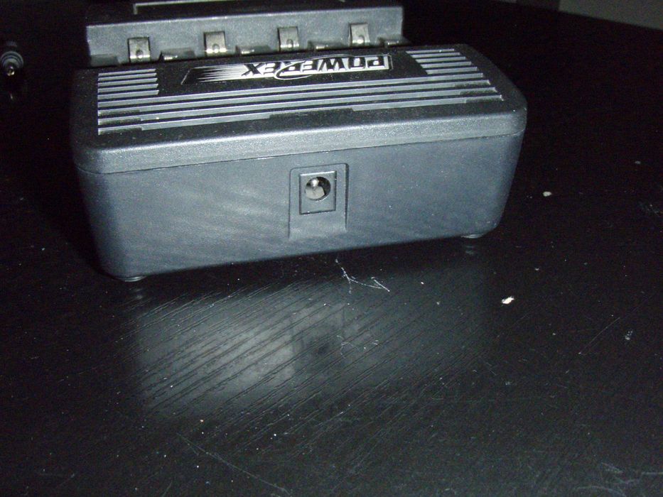 Incarcator si analizor acumulatori MAHA MH-C9000 WizardOne, nou