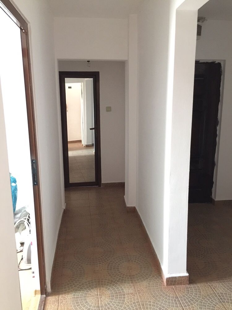 Apartament decomandat, 4 camere, lângă liceu