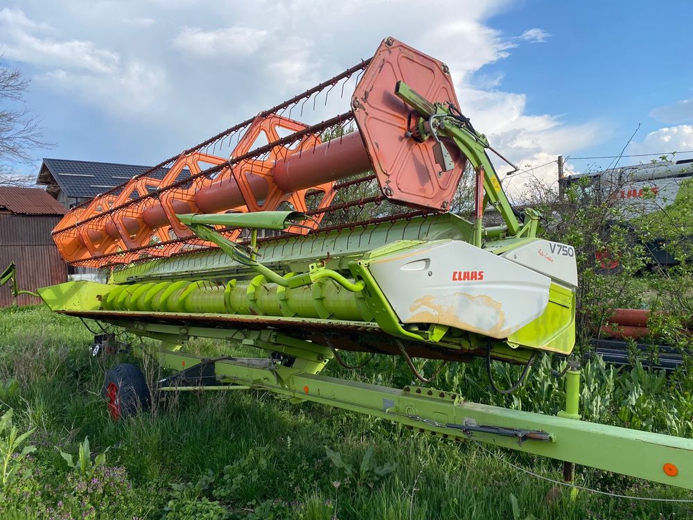 Combina Claas Lexion 750 + echipament floarea-soarelui Zaffrani