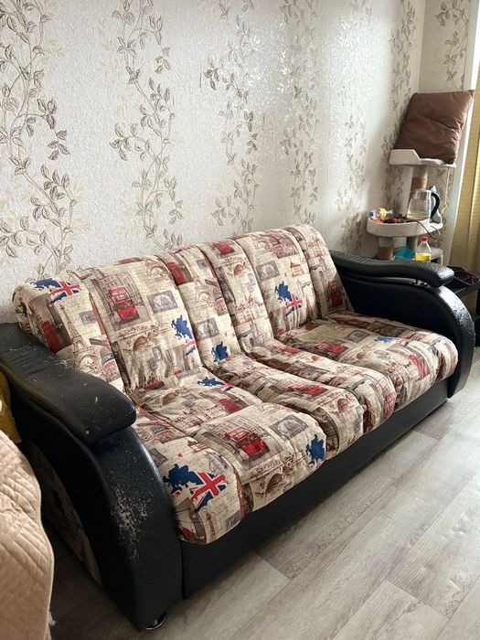 Отдам диван. Писать, не звонить