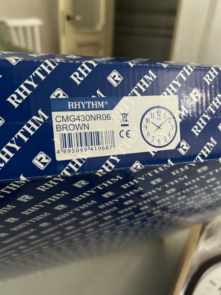 Настенные часы Rhythm CMG430