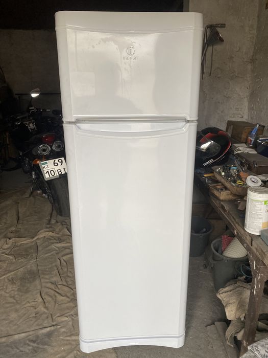 Холодильник INDESIT
