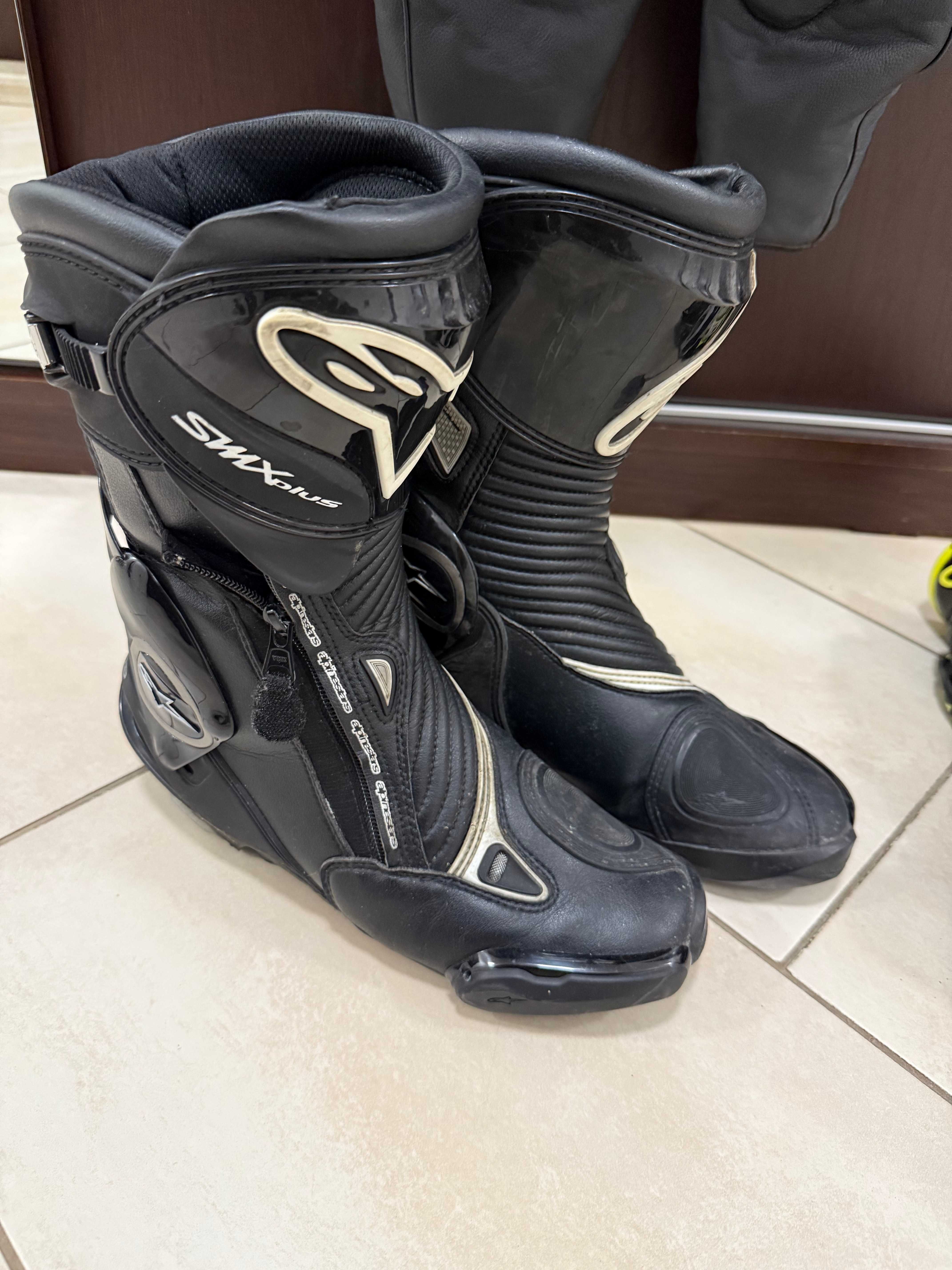 Цял екип Alpinestars Challenger за мотор за писта Ботуши SMX PLUS