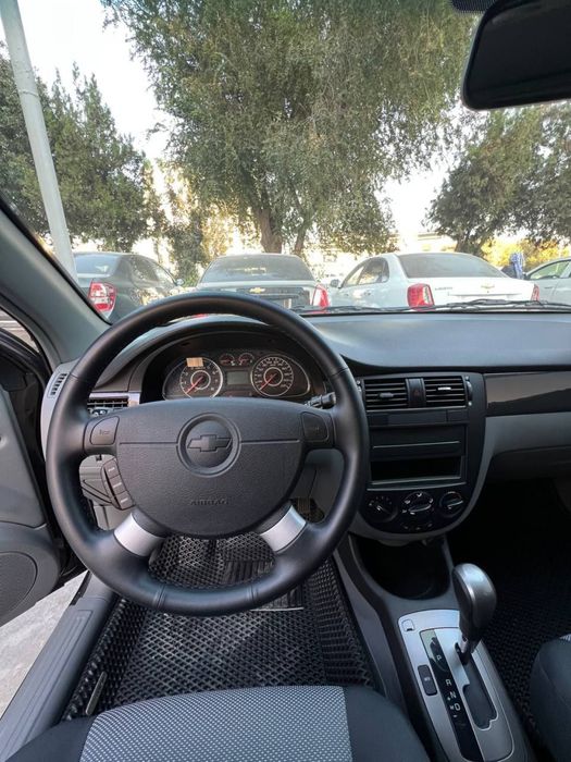 Срочно продаю новую Lacetti Gentra