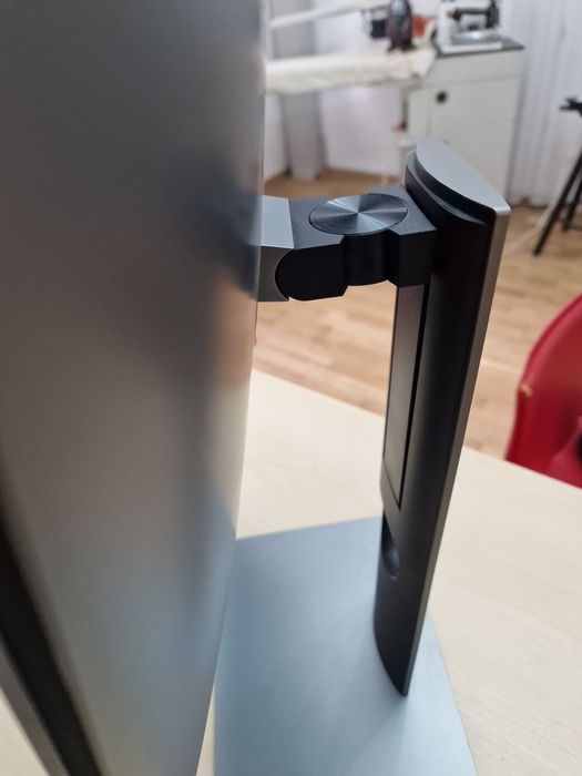 Monitor Dell ajustabil