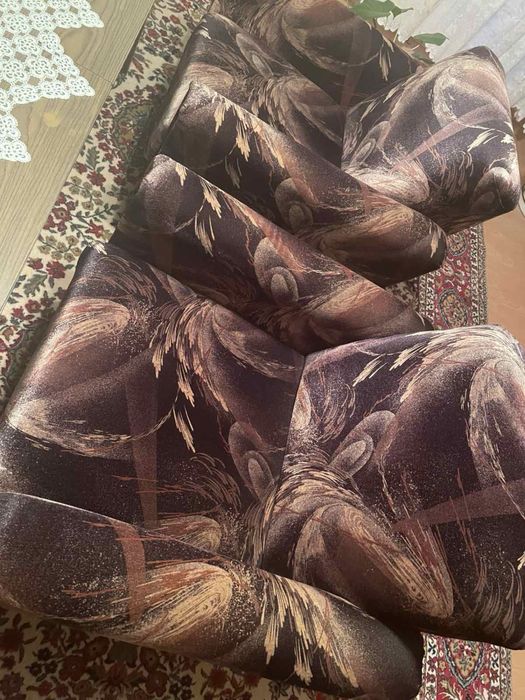 Холна гарнитура. Диван, фотьоли и табуретки