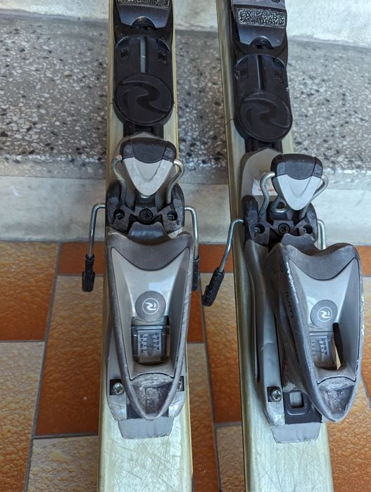 Ски с автомати ROSSIGNOL височина 162cm.