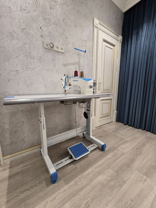 Швейная машина в отличном  состоянии