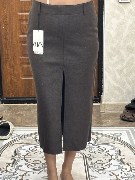 Юбка Zara новая шерстяная с вырезом M