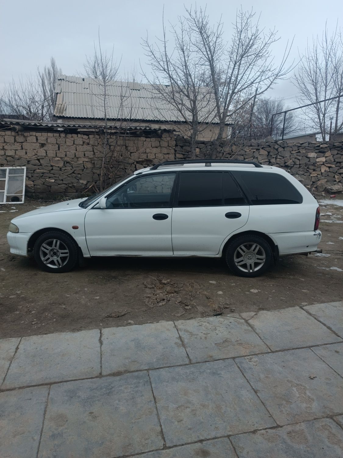 Мицубиси лансер универсал