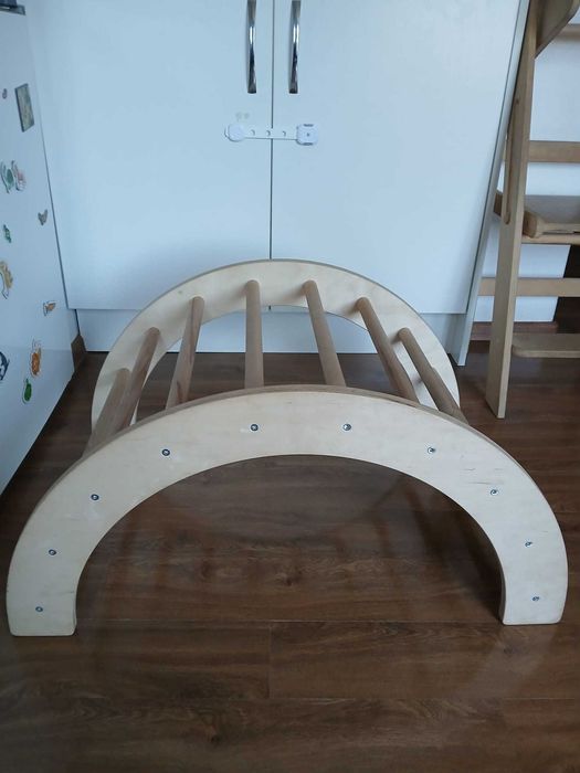 Дървена арка, рампа за катерене и пързалка