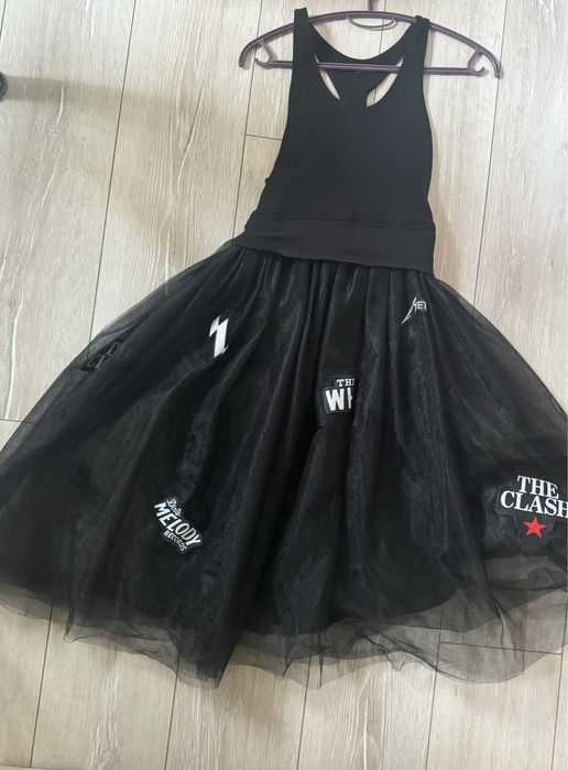 Спортно-елегантна рокля, употребявана