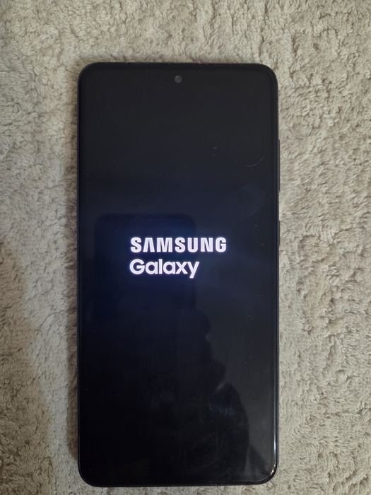 Продам смартфон Samsung Galaxy S 21 FE 5 G