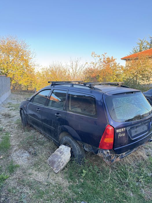 Форд Фокус 1.8 на части