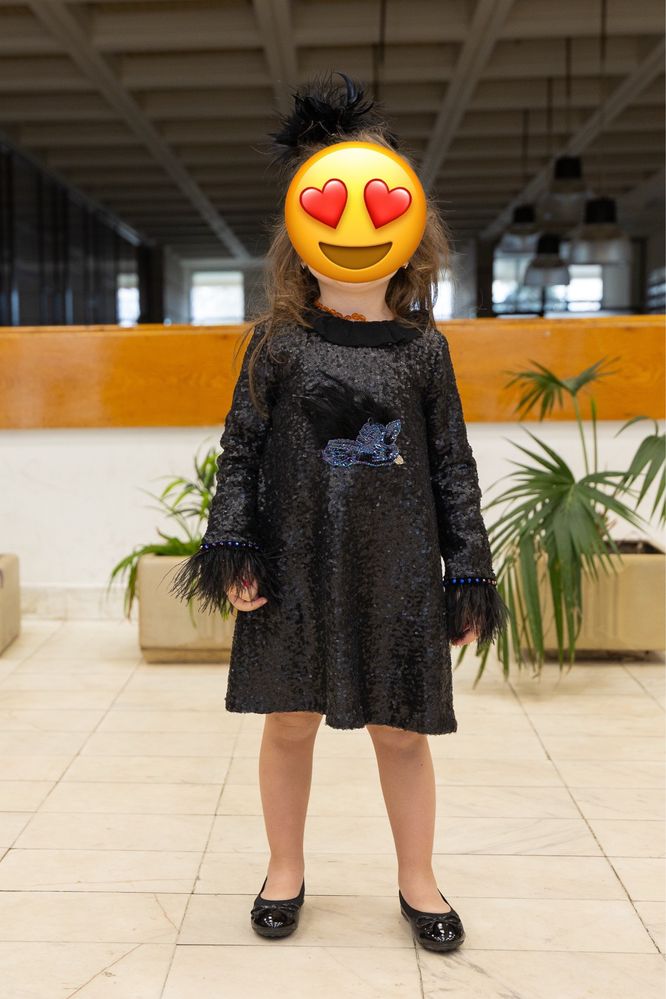 Рокля Swarovski уникална