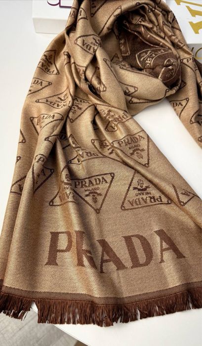 Esarfe- diverse modele în privat