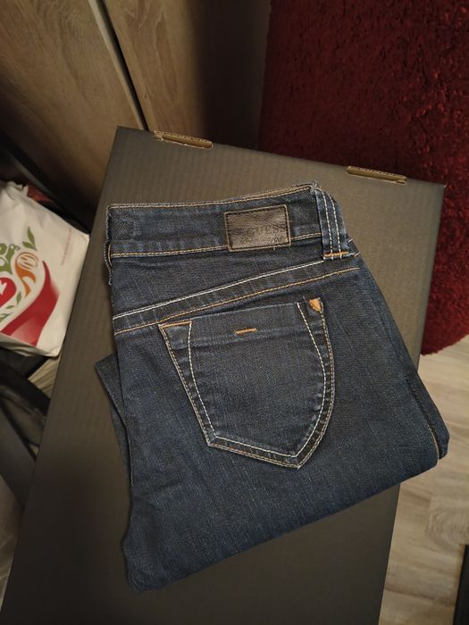 Blugi Guess Jeans