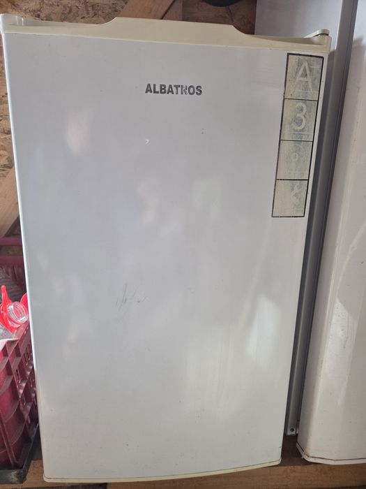 Vând frigider Albatros