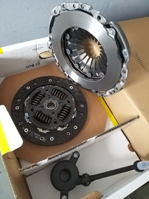 Set ambreiaj disc placa presiune rulment 1.6 benz k4m renault laguna 3 scenic 3 megane 3 clio dupa 2008