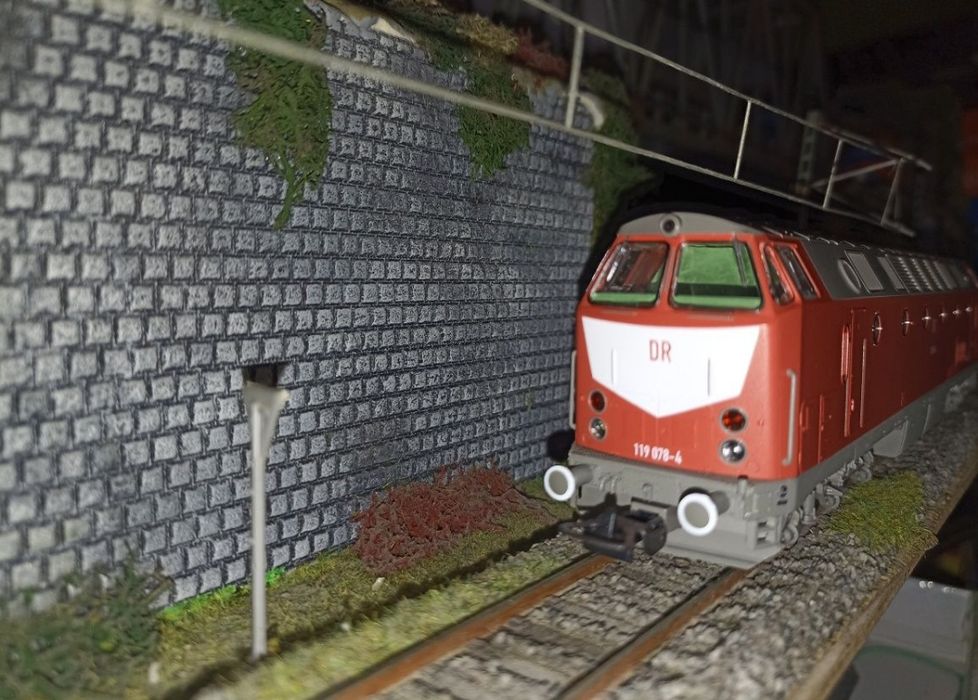 Locomotiva diesel BR 119

Model din gama Piko Expert.

In realitate,