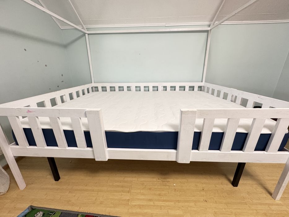 Pat tip casuta pentru copii