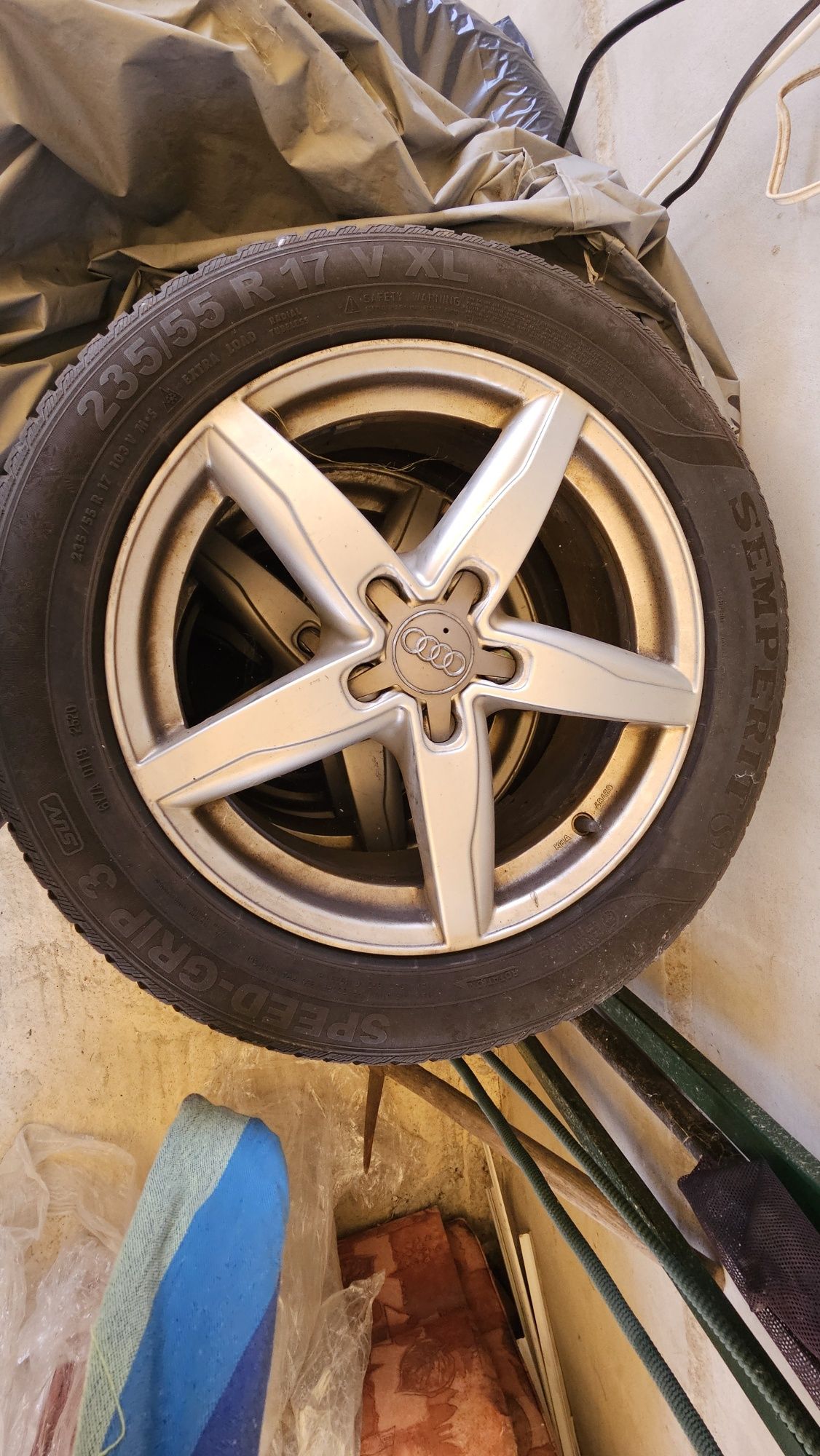 Зимни гуми с джанти и сензори за налягане 235/55/17 AUDI