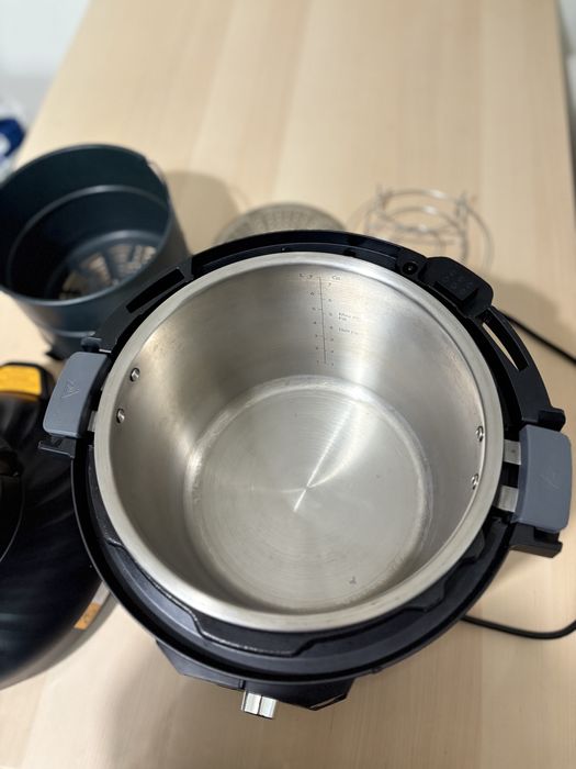 Комбиниран мултикукър Instant Pot PRO CRISP + AIR FRYER