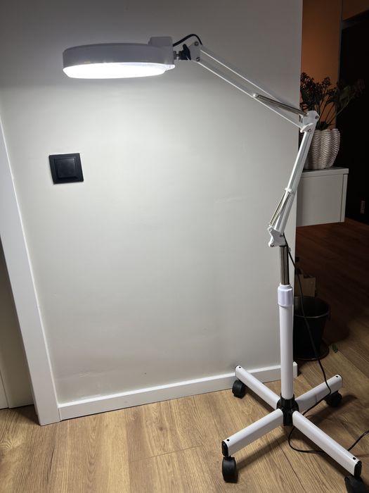 Lampa cosmetica / pedichiura