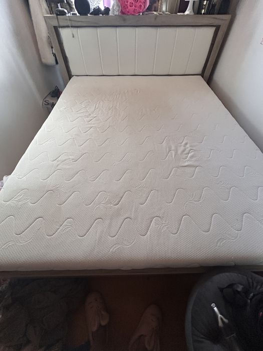 Vand pat de dormitor