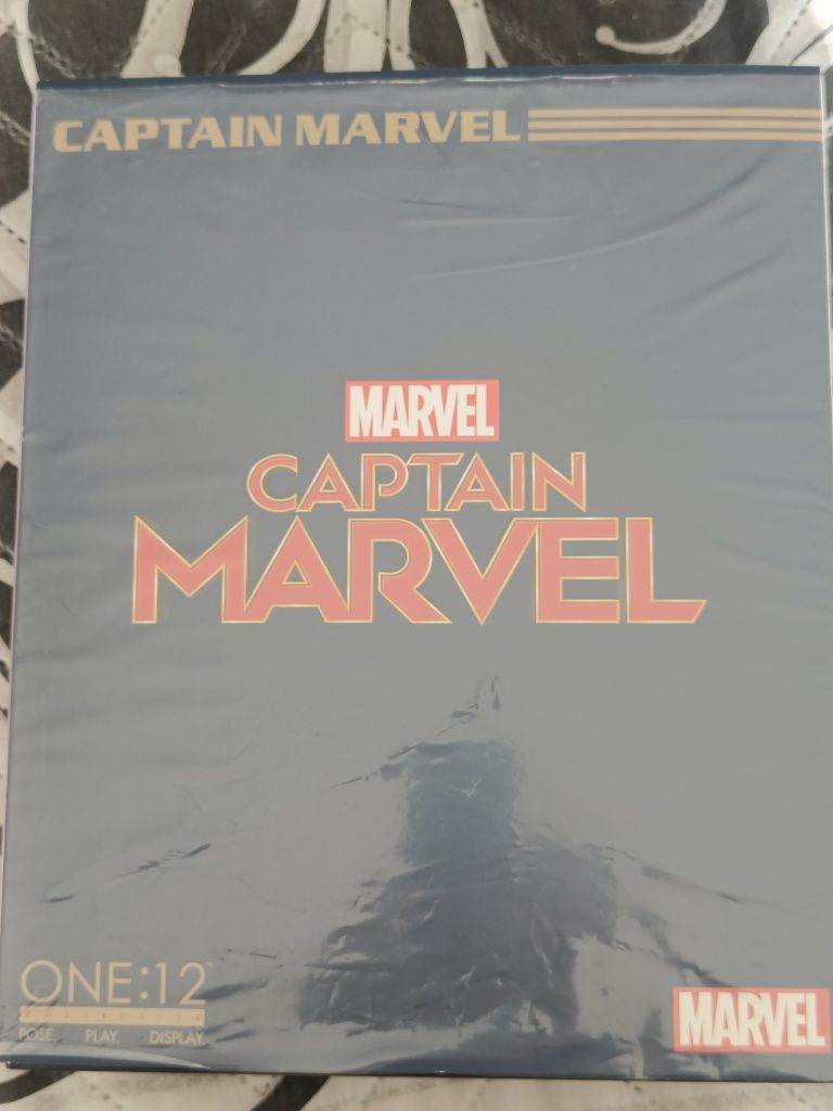 Mezco Toyz One:12 Captain Marvel