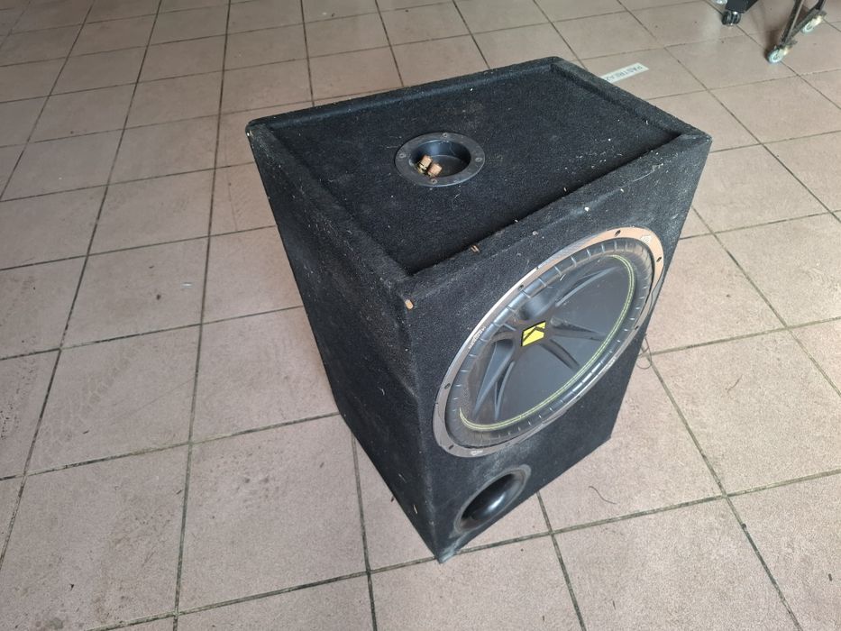 Amplificator ESX SE2150 Signum 1100 Rms
Difuzor Kicker 800 Rms+Incinta