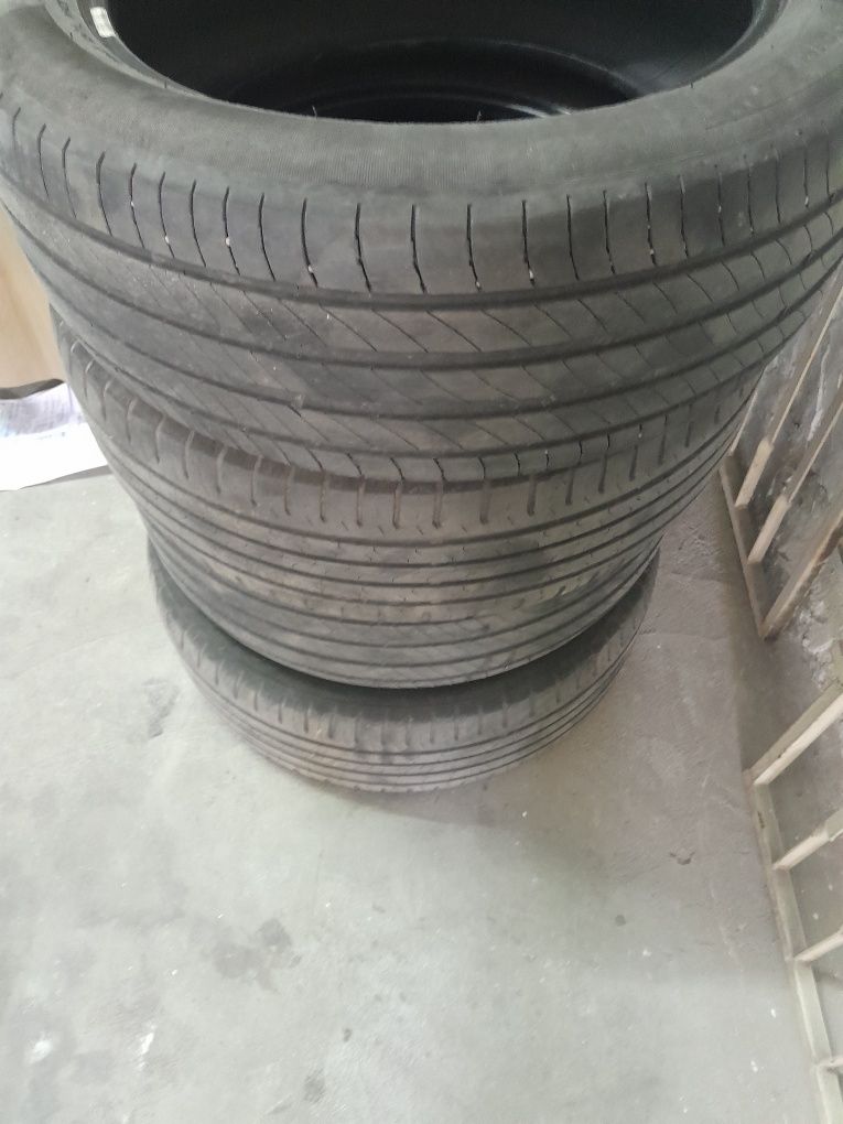 гуми 205/55/17   michelin и  continental 4броя
