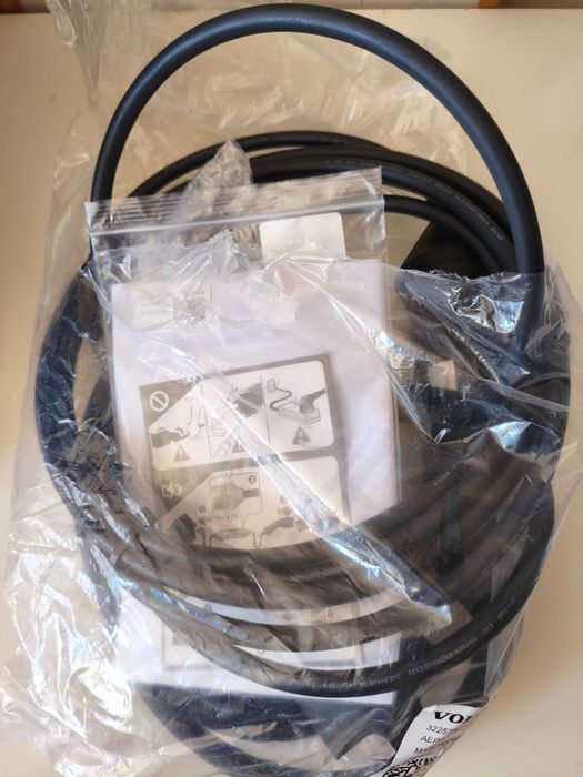 Оригинална зарядна станция VOLVO ТYPE 2 тип шоко 2.3 kW 4 метра 10A