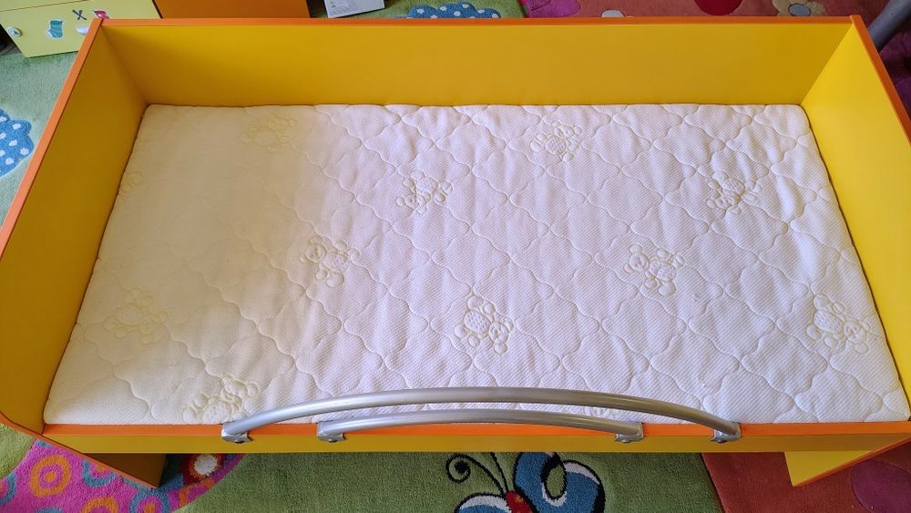 Детско креватче и мартак 140x70(x65h).