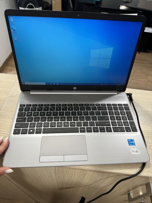Laptop HP 250 G9, Intel Core i3-1215U, 8GB/256GB SSD!!!