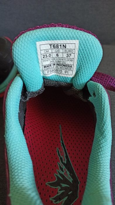 ASICS маратонки 37 нови