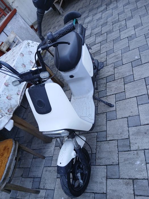 Vând scuter electric