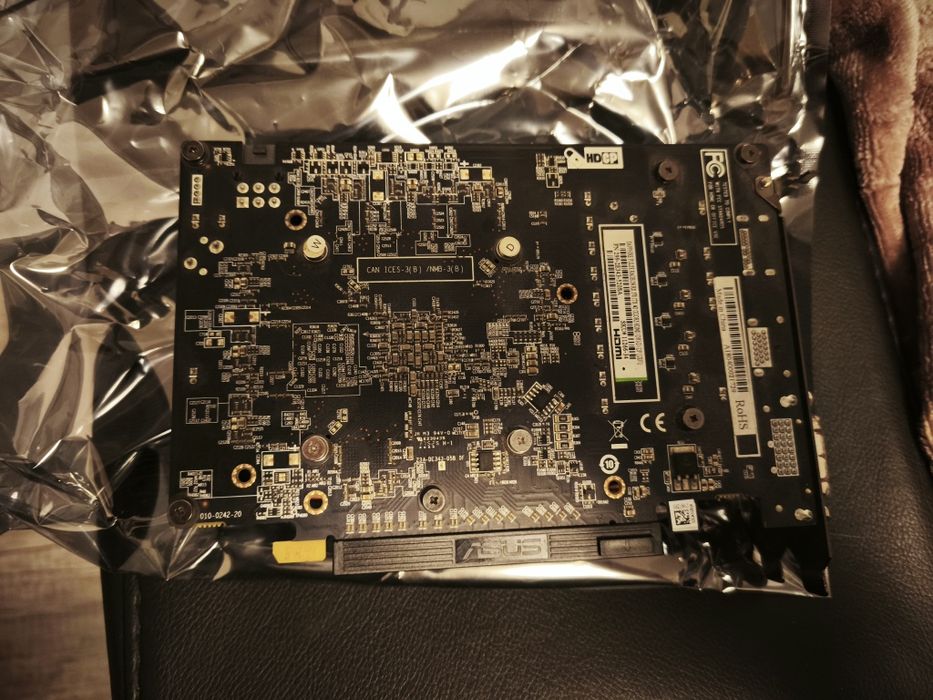 Vând placa video Radeon rx570 4GB